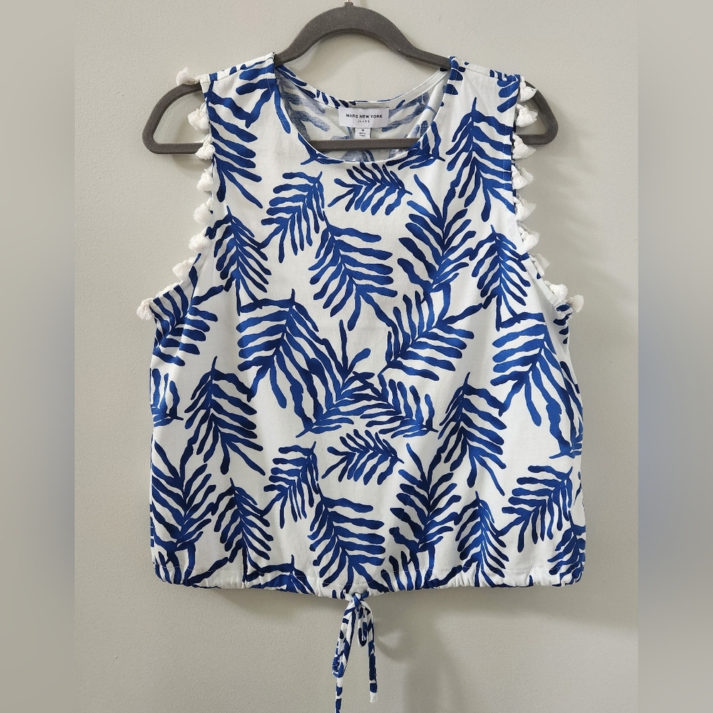 Marc New York Blue & White Leaf Print Drawstring Sleeveless Top Size Medium (E1)